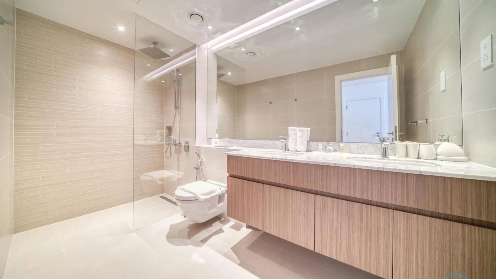 Apartment Peaceful 4Br Penthouse With Assistant Room At Le Pont Jumeirah By Deluxe Holiday Homes Dubai