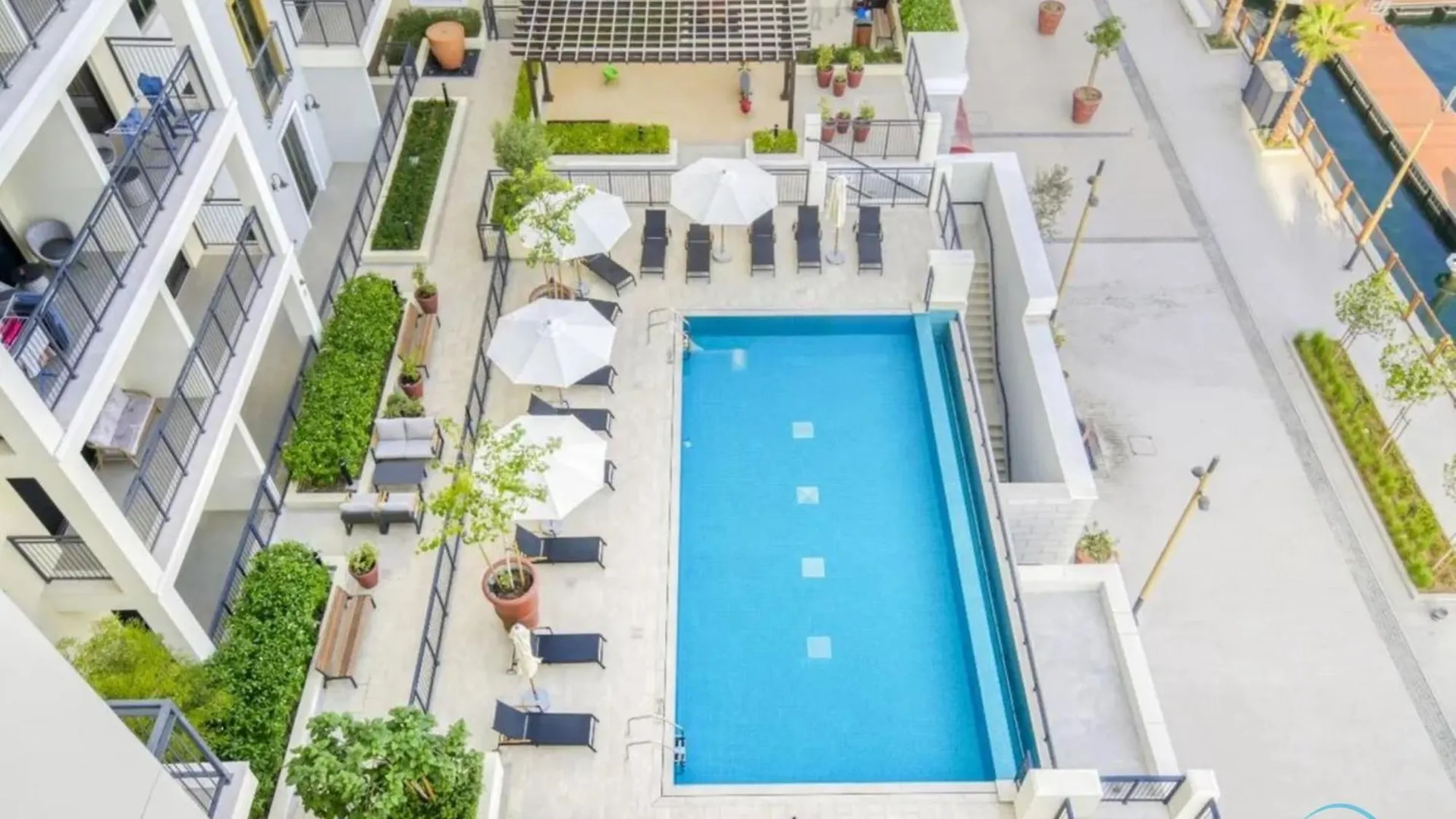 Peaceful 4Br Penthouse With Assistant Room At Le Pont Jumeirah By Deluxe Holiday Homes Dubai Apartment